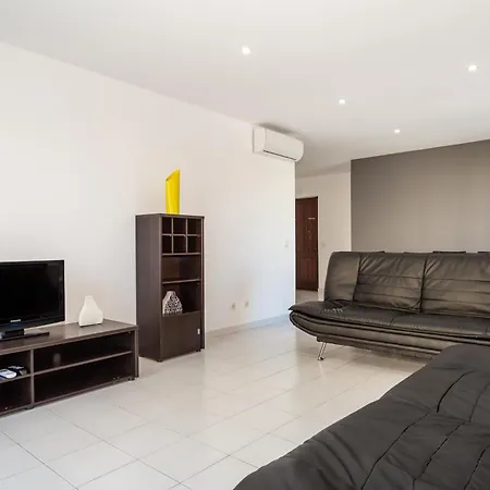 Apartment Paradise With Pool Se